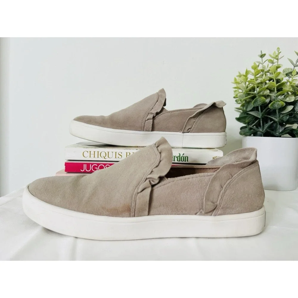 Kate Spade New York Women's Lilly Ruffle Suede Gray Slip-On Sneakers Shoes Sz 6M